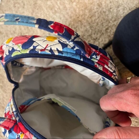 Vera Bradley Floral Tote - Very Spring and Summer like!  Excellent condition. - Picture 4 of 6